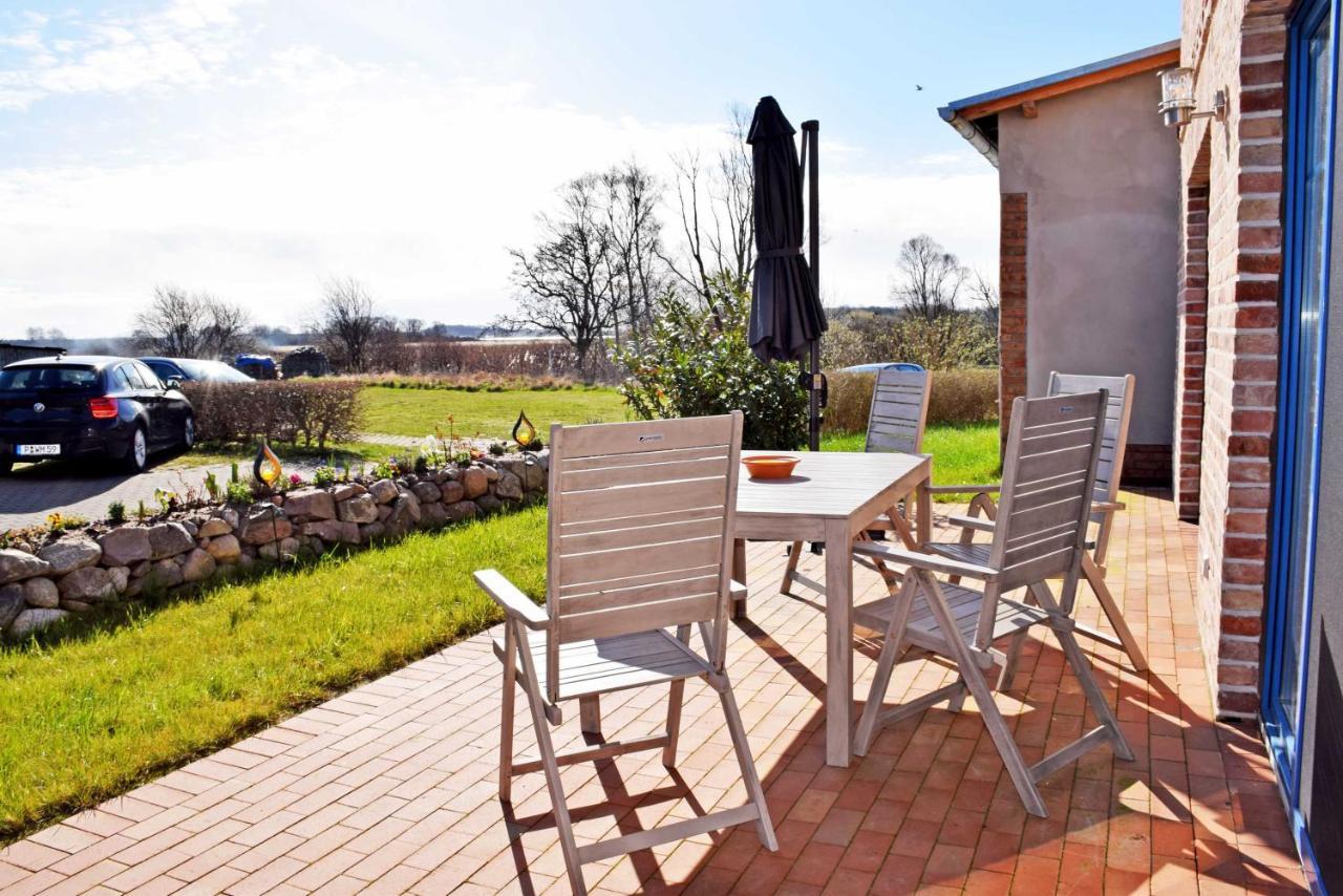 Ferienhaus Zum Boddenstrand Mit Ka Gross Zicker Exterior photo