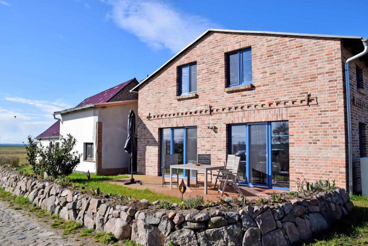 Ferienhaus Zum Boddenstrand Mit Ka Gross Zicker Exterior photo